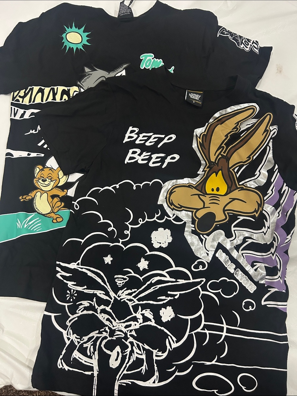 TWO Warner Bros. Black Looney Tunes Wile E. Coyote & Tom Graphic Tees size SM